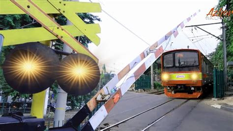 Perlintasan Kereta Api KRL JPL 43 Palmerah Railway Crossing Indonesia