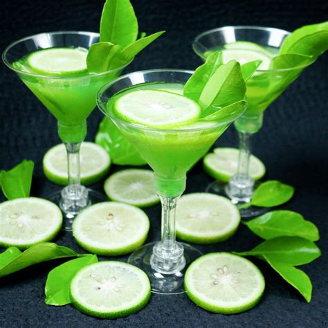 24 Best Green Cocktails Simple And Easy To Make Cocktails