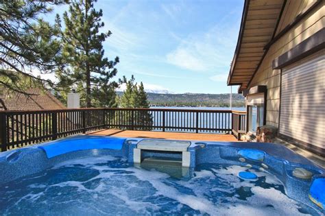 Stay at a Big Bear Lake Cabin Rental with a Hot Tub