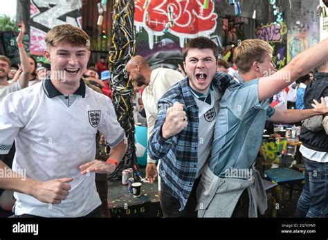 Digbeth Birmingham Uk July 11th 2021 England Football Fans Celebrate