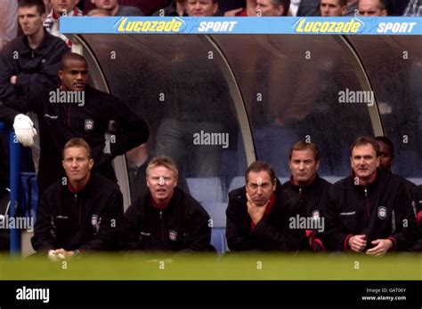 A Dejected Gerard Houllier The Liverpool Manager As His Team Fail To