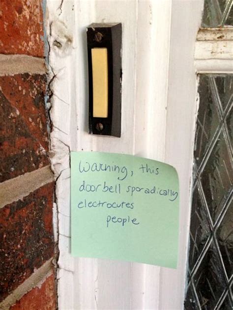 15 Hilarious Doorbell Notes Written By Parents With Sleeping Babies