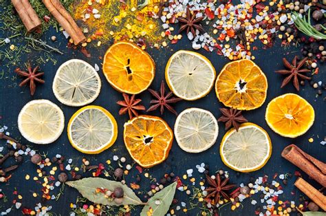 Добавки для самогона: чем улучшить вкус и аромат самодельного алкоголя