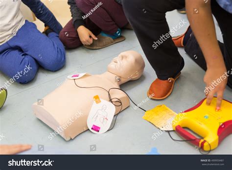 First Aid Cardiopulmonary Resuscitation Course Using Automated External