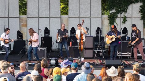 Greensky Bluegrass Honors Bobby Osborne And Jesse Mcreynolds Debuts