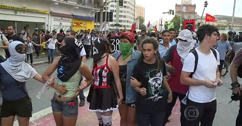 G Manifestantes Fazem Ato Contra Aumento Das Tarifas Em S O Paulo