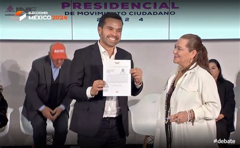 Álvarez Máynez se registra ante el INE como candidato presidencial de MC