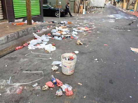 Lucen Calles De Monterrey Llenas De Basura