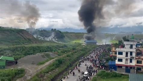 Nepal Plane Crash ಟಕಫ ವಳ ವಮನ ಪತನ 18 ಮದ ದರಣ ಸವ