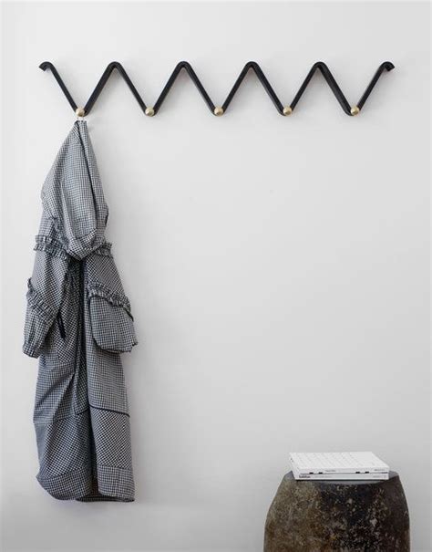 Lovely coat hanger with style #coathanger #coatstorage | Porte manteaux ...