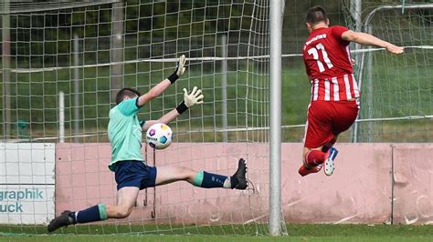 Fußball TV Ebern schlägt Staffelstein mit Simon Fischer Samuel Hau