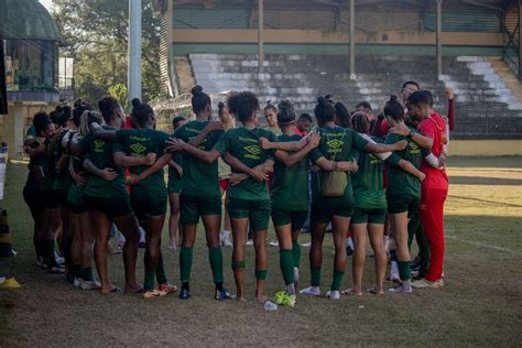 Vídeo Fluminense se prepara para estreia no Carioca Feminino