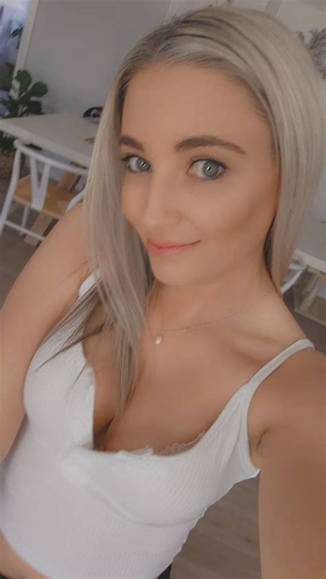 Some Cleavage To Brighten Your Day Nudes Blondes NUDE PICS ORG