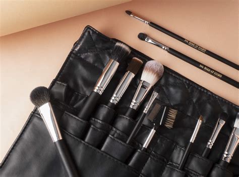 10 Best Makeup Brushes Of All Time According To The Pros