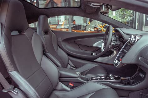 Hot Girl X I U T Ng Mclaren Gt Cho Ng X Nh N D P Sinh Nh T Gi Kh Ng D I T Ng L