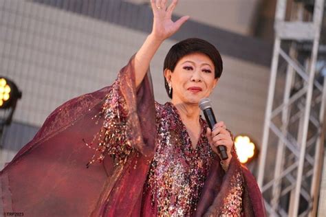 〈美川憲一が振り返る紅白〉小林幸子との“豪華衣装対決”で「パチンコ屋みたい」発言は真っ向否定。最近の紅白は「名前もわからない歌手ばかり。私を