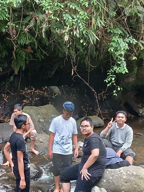 KEGIATAN EKSTRAKULIKULER ROHIS TADABUR ALAM KE LEUWI MANGROD SMK