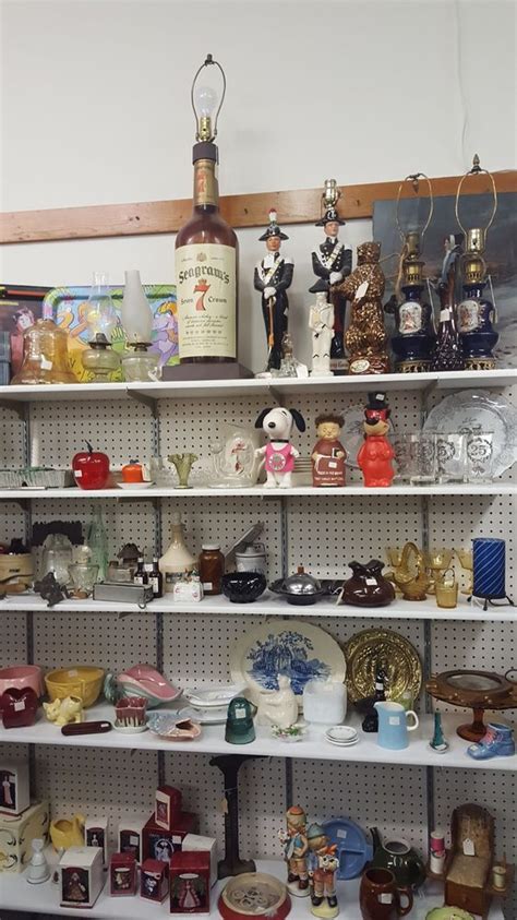 W D PICKERS ANTIQUE MALL Updated January 2025 49 Photos 11