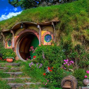 Bilbo Baggin's House 5 by Sue Karski | Hobbit house, Beautiful ...