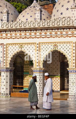 Star Mosque or Tara Masjid in Dhaka Bangladesh Stock Photo - Alamy