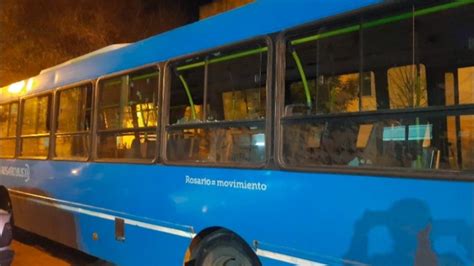 Atacaron A Piedrazos Un Colectivo Que Circulaba Con Pasajeros Rosario