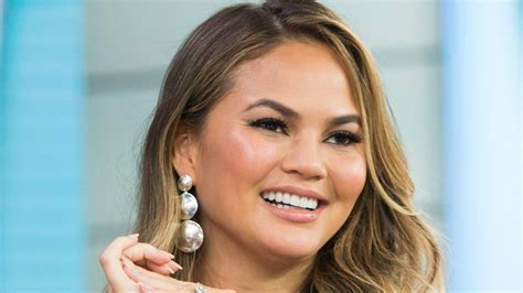 Chrissy Teigen's No-Makeup Selfie: 'No Filter Necessary' | Glamour