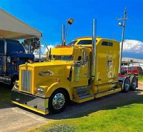 Pin By Carter Johnson On Beautiful Big Trucks Trucks Big Rig Trucks