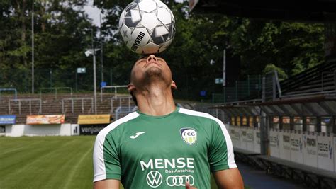 Spieler Des Fc G Tersloh War Ein Jahr Verletzt Jetzt K Mpft Er Sich