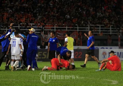 Final Piala Presiden Borneo Fc Samarinda Vs Arema Fc Foto