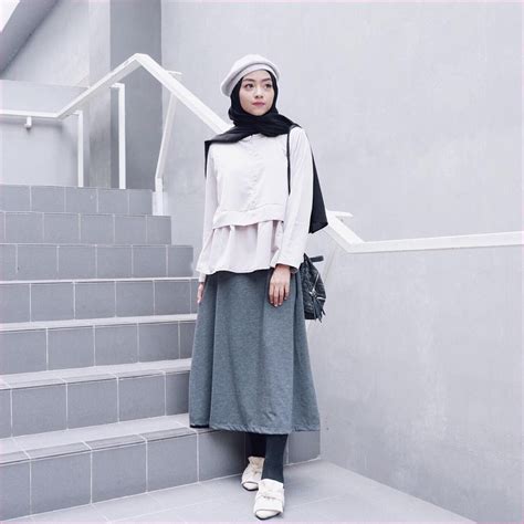 Outfit Baju Top Blouse Untuk Hijabers Ala Selebgram Peplum Blouse