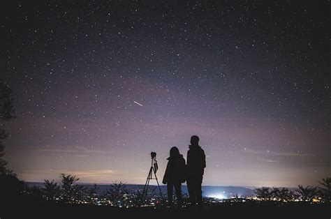 5 Fenomena Langit Agustus 2022 Dari Supermoon Sampai Puncak Hujan