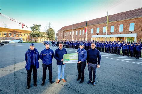 West Vlaamse Politieschool Steunt Goede Doel In Het Kader Van Jez