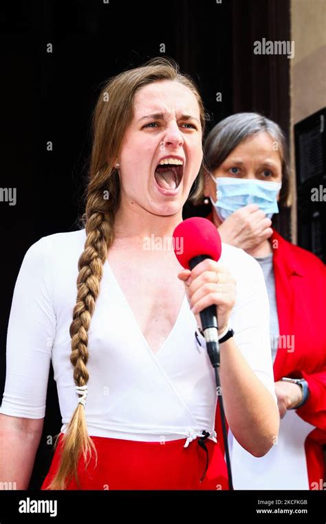 Jana Shostak militante biélorusse polonaise assiste à Scream pour une