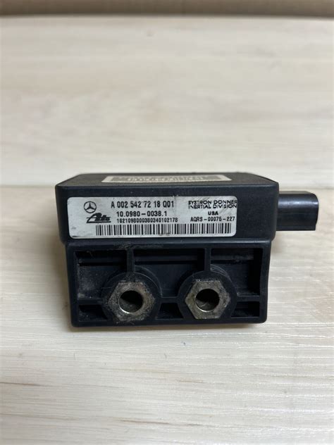 Mercedes Benz W R Ml Slk Turn Rate Yaw Speed Sensor Sender Unit