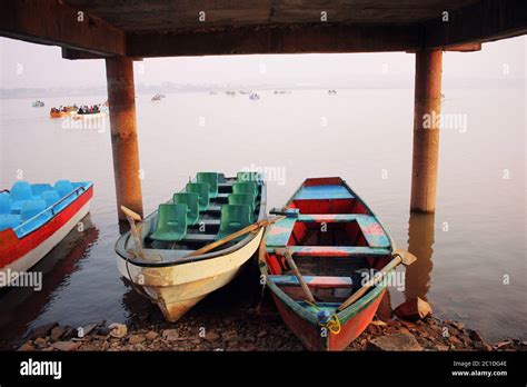 Boats in Raval Lake, Islamabad, Pakistan 29/12/2016 Stock Photo - Alamy