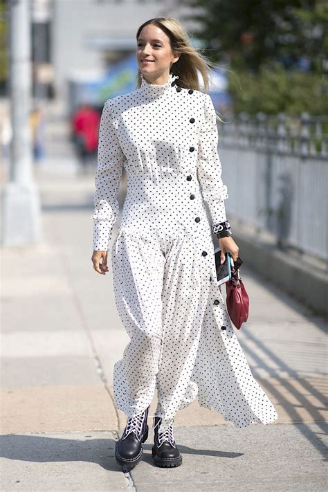 Модные платья в горошек: самые красивые модели, которые захочется ...