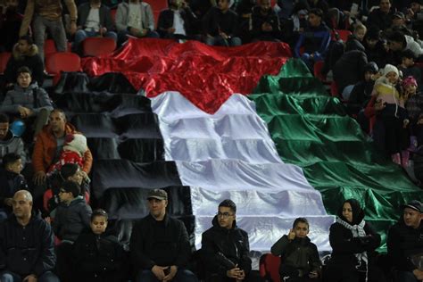 لاعبو المنتخب الفلسطيني في كأس آسيا رغم الضغوط النفسية وعزيمتهم فاجأت