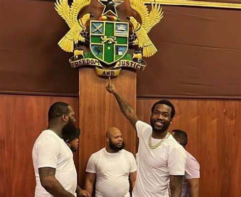 Aprnews Meek Mill S Excuse D Avoir Fait Un Clip Vid O Au Palais