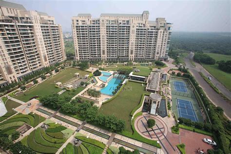 DLF Luxury Apartments In Gurgaon DLF Lux5 On Golf Course