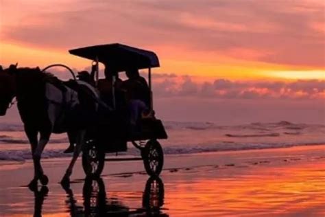 Masuk Akal Kenapa Dilarang Pakai Baju Hijau Di Pantai Selatan Jawa Edisi