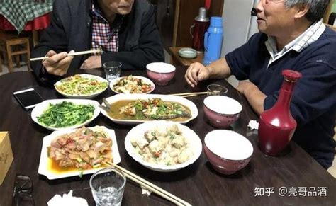 吃晚饭时，长期喝“白酒”的人，最终身体成啥样了？研究揭晓答案 知乎