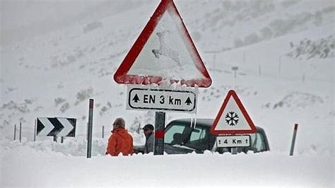 La nieve mantiene cortados al tráfico 11 puertos de montaña y cuatro