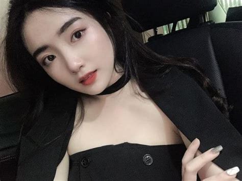Nhan sắc bạn gái hot girl xứ Nghệ đang gây sốt của cựu tuyển thủ quốc gia Hồ Tuấn Tài