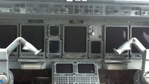 Pin By Philippe Duchenne On Erj Embraer Aircraft Cockpit The Unit