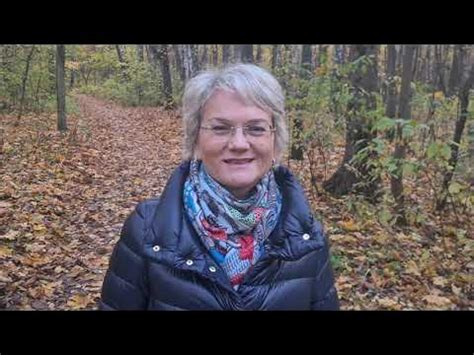 Писательница Катя Качур о книге «Любимчик Эпохи» - YouTube