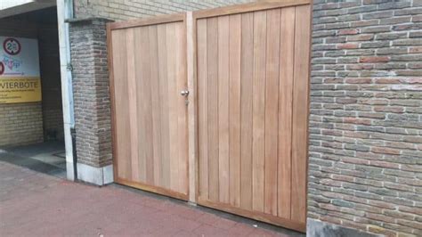 16 DIY Driveway Gates Ideas That Are Easy to Install