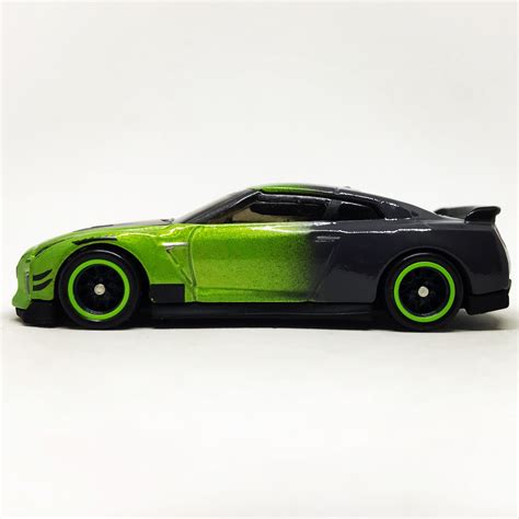 JULIAN S HOT WHEELS BLOG Guaczilla Nissan GT R R Tanner Fox TFox Exclusive