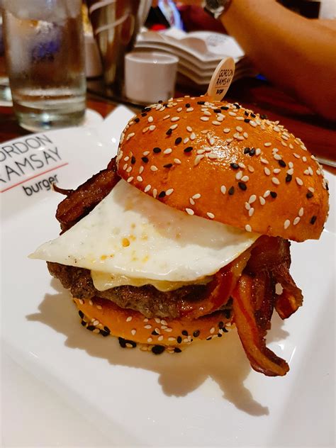 [I ate] Farmhouse Burger at Gordon Ramsay Burger Las Vegas : r/food