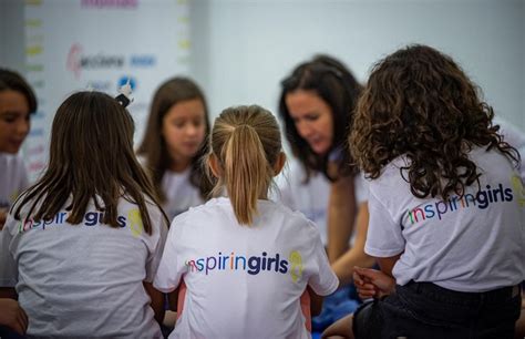 Deutsche Bank Colabora Con Inspiring Girls Para Visibilizar Referentes