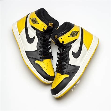 Air Jordan 1 High "Yellow Black Toe"